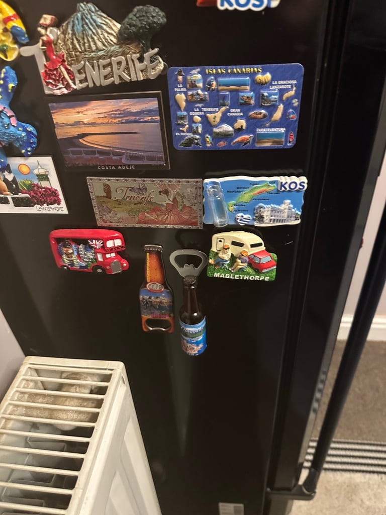 Lots of magnets good condition 