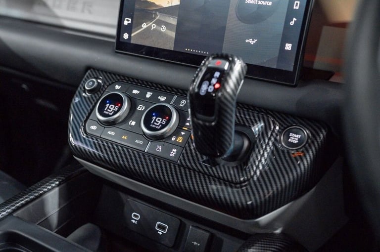 2023 Land Rover Defender 3.0 D300 MHEV X-Dynamic HSE SUV 5dr Diesel Auto 4WD Euro 6 (s/s) (300 ps...