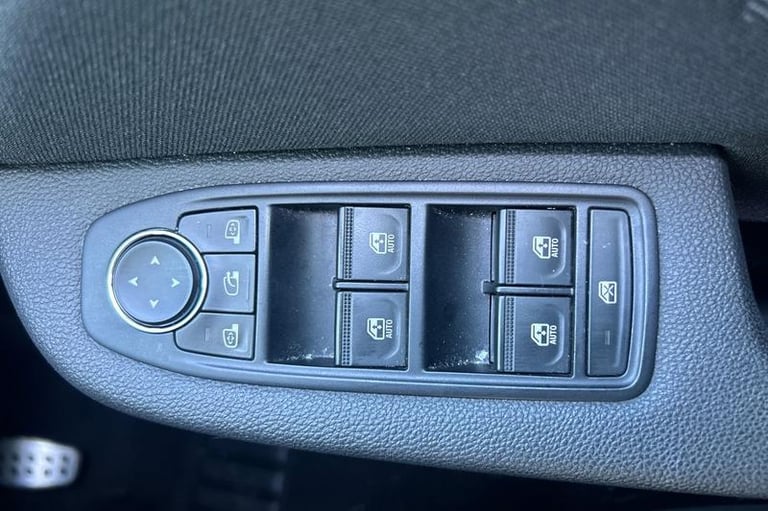 2024 Renault Clio 1.6 E-TECH full hybrid 145 Esprit Alpine 5dr Auto Automatic Hatchback Hybrid Au...