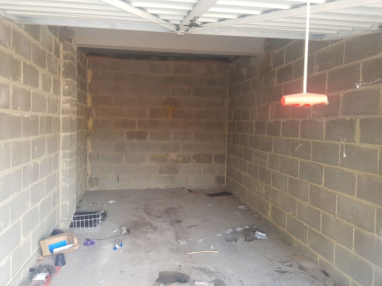 Garage to rent