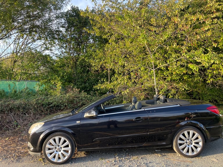 VAUXHALL ASTRA 1.8 VVT EXCLUSIVE TWINTOP CONVERTIBLE 57 REG MOT JULY 8TH 2026 LOW INSURANCE
