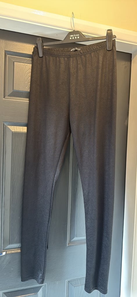 Bundle of 3 leggings 