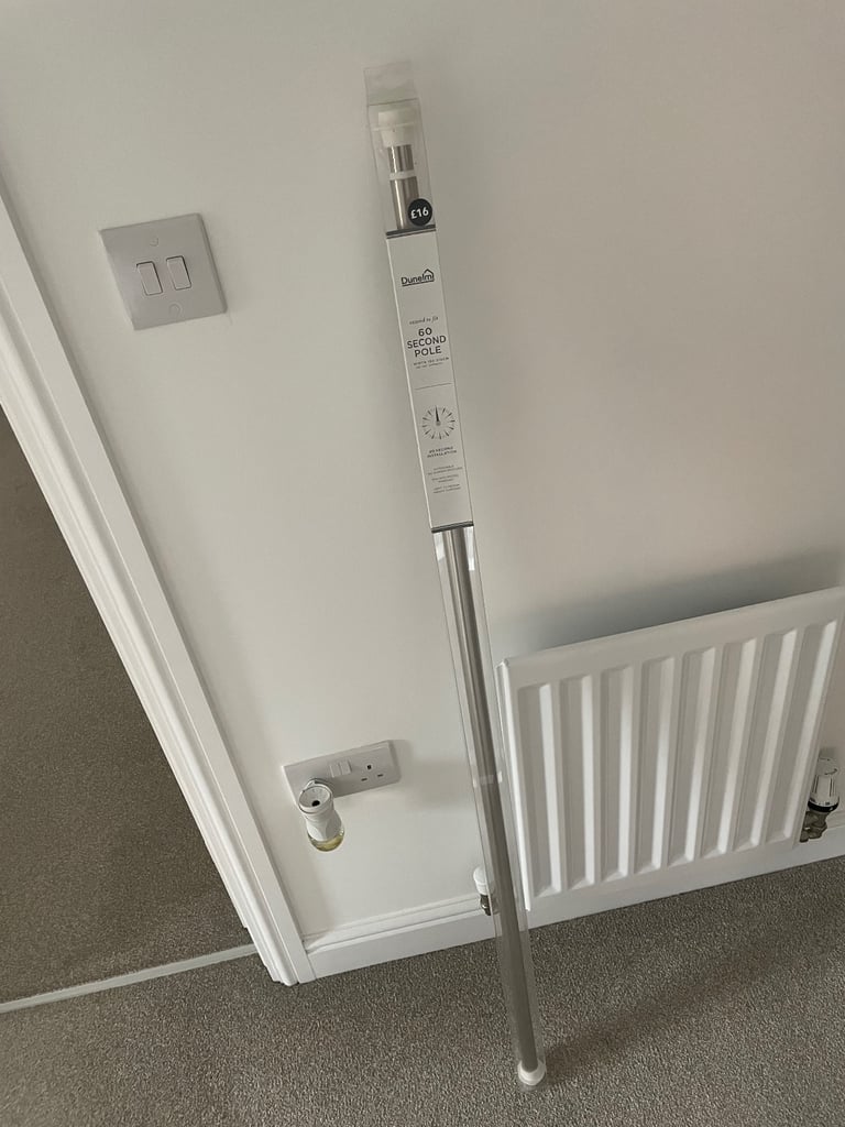 Dunelm Easy Fit 60 Second Extendable Metal Eyelet Curtain Pole - Used Once 