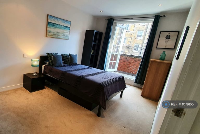 2 bedroom flat in Essex Road, London, N1 (2 bed) (#1079165)
