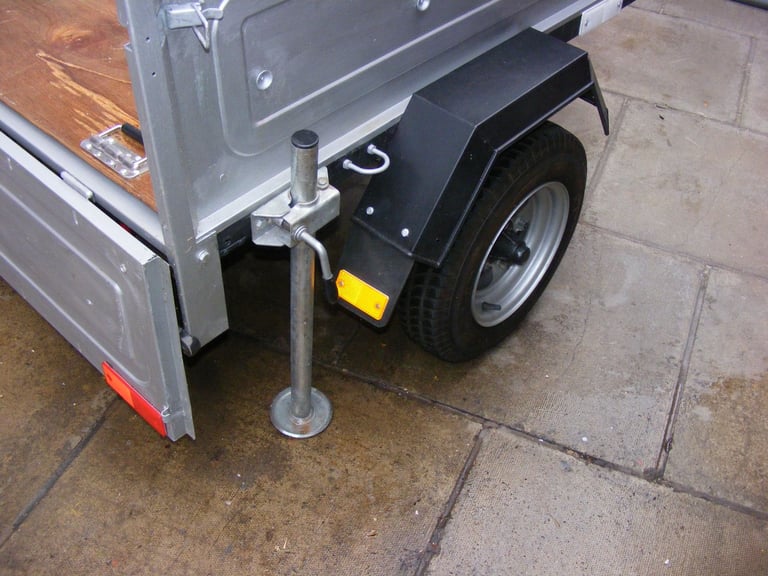 ERDE TRAILER . IN SUPERB CONDITION . ALL THE EXTRAS . 