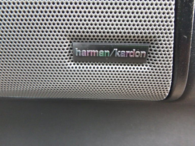 2011 Land Rover Discovery 4  5.0 V8 Petrol Automatic ... 7 Seater 4x4 Petrol Automatic