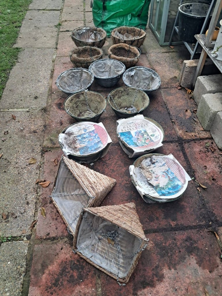 Hanging Baskets x 14