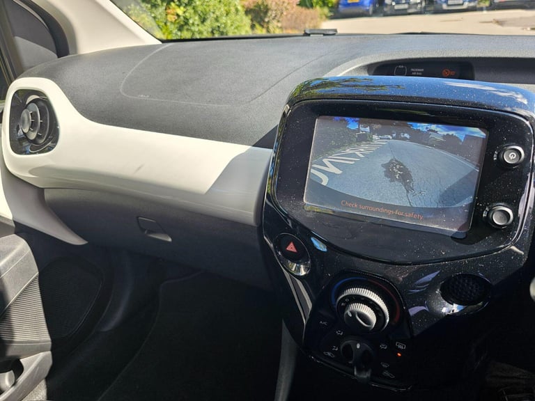 TOYOTA AYGO 1.0 VVT-i x-pression 2015