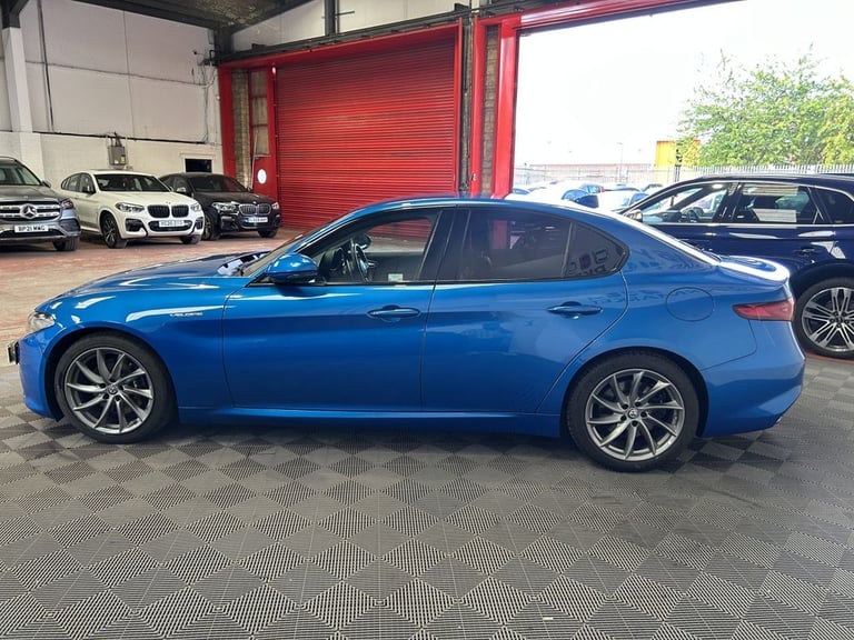 2018 Alfa Romeo Giulia 2.0T Veloce Saloon 4dr Petrol Auto Euro 6 (s/s) (280 ps) Saloon Petrol Aut...
