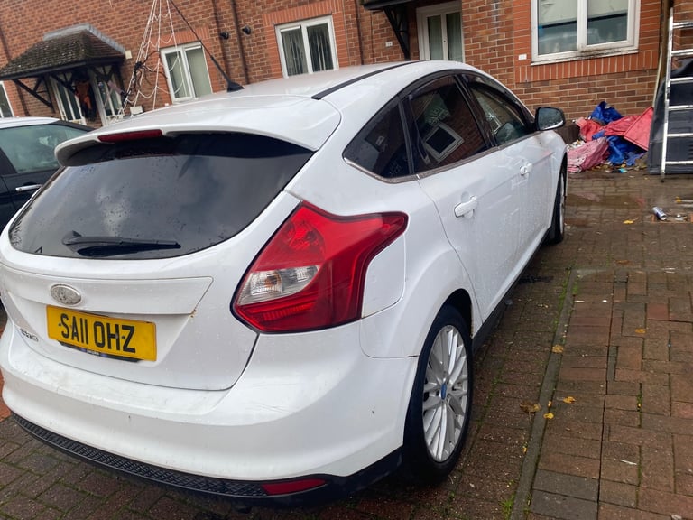 Ford focus 2011 needs mot Spares repairs 
