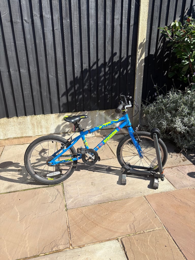 image for Squish 18 lightweight kids bike blue/lime