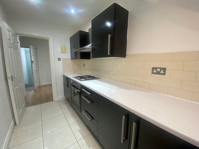 3 BEDROOM FURNISHED APARTMENT TO RENT IN KENSINGTON