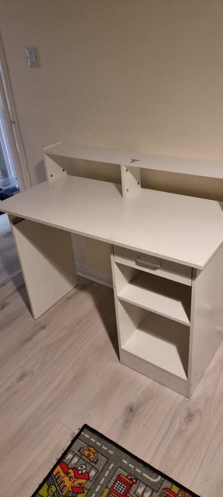 Computer desk/ bedroom desk (White)