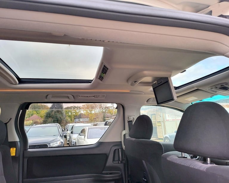 FRESH IMPORT 2012 TOYOTA VELLFIRE ALPHARD 3.5 V6 8 SEATER AUTOMATIC ULEZ FREE