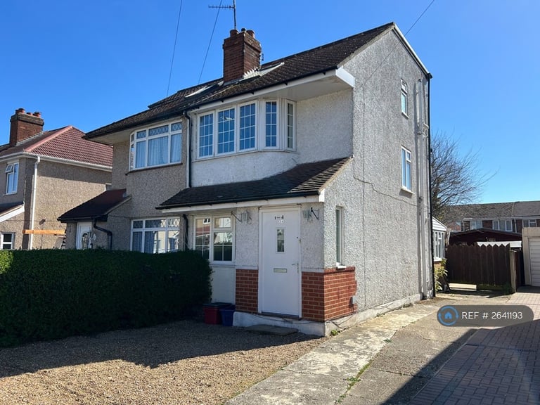 image for 3 bedroom house in Northumberland Crescent, Feltham, TW14 (3 bed) (#2641193)