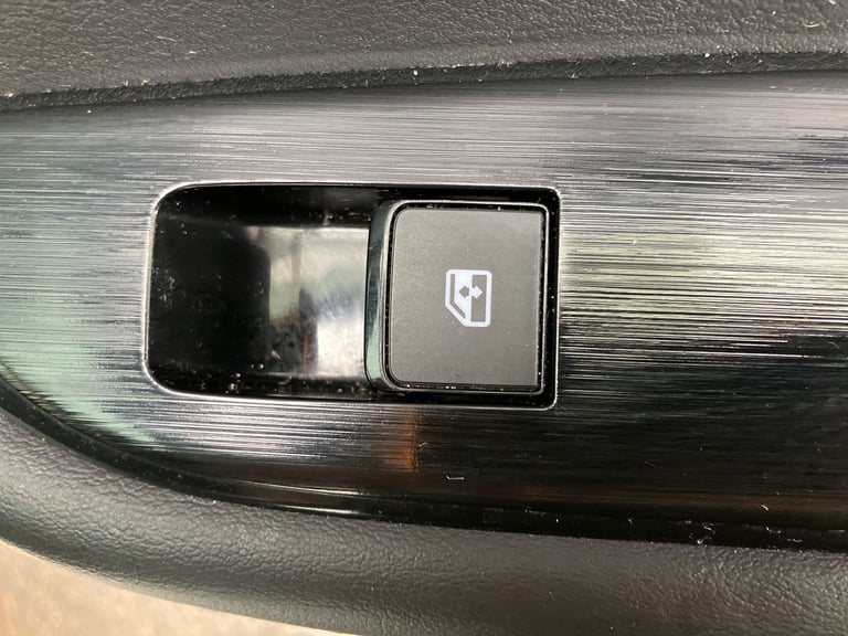 2021 Nissan Qashqai 1.3 DiG-T MH 158 N-Connecta 5dr Xtronic SUV PETROL Automatic