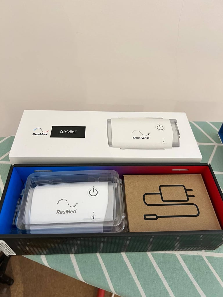 ResMed AirMini Travel CPAP machine - as new (less than 1 hr use)