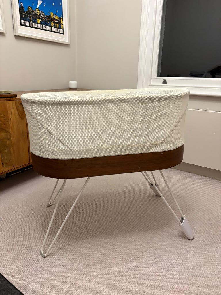 Snoo bassinet
