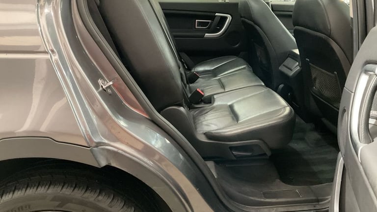 2017 Land Rover Discovery Sport 2.0 TD4 HSE Black SUV 5dr Diesel Auto 4WD Euro 6 (s/s) (180 ps) E...