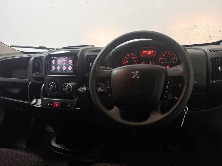  Peugeot Boxer 2.2 BlueHDi 335 Professional Premium + L3 High Roof Euro 6 (s/s) 5dr Diesel Manual