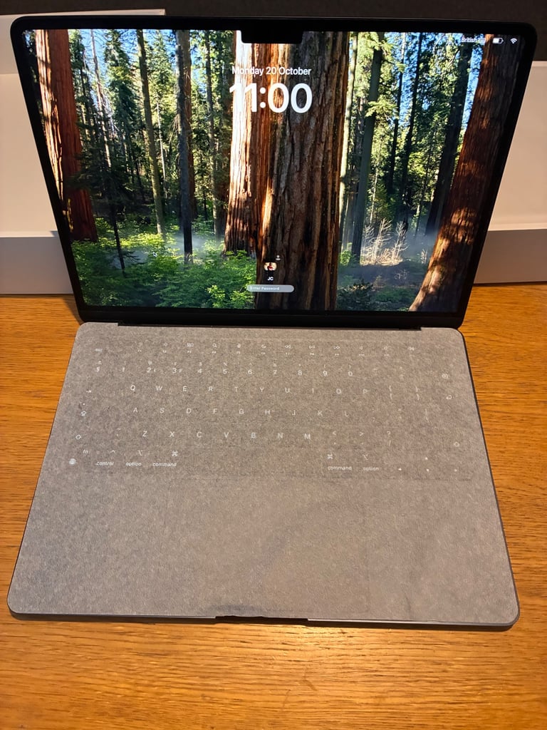 MacBook Air M2 2022 13.6” 8GB RAM 256GB SSD