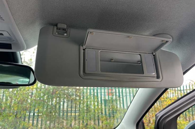 2021 Vauxhall Crossland 1.2i (83 PS) Griffin 5 Door Petrol SUV *** 1 Private Owner from New ***  ...