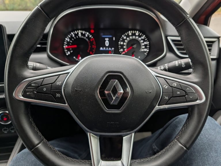 2021 Renault Clio 1.0 TCe Iconic Hatchback 5dr Petrol Manual Euro 6 (s/s) (100 ps) Hatchback Petr...