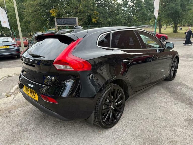 2016 Volvo V40 2.0 D2 Inscription Euro 6 (s/s) 5dr HATCHBACK Diesel Manual
