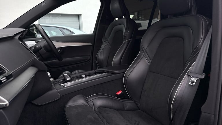 2021 Volvo XC90 Recharge R-Design Pro, T8 AWD plug-in hybrid, 7 Seats Estate Petrol Parallel PHEV...