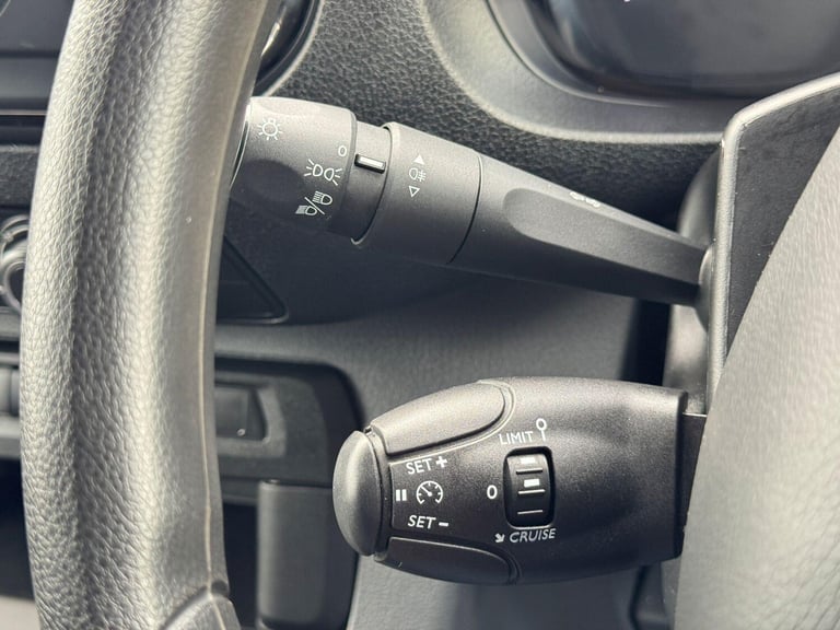 2022 Toyota PROACE CITY Verso 1.5D Combi Medium 5dr MPV DIESEL Manual