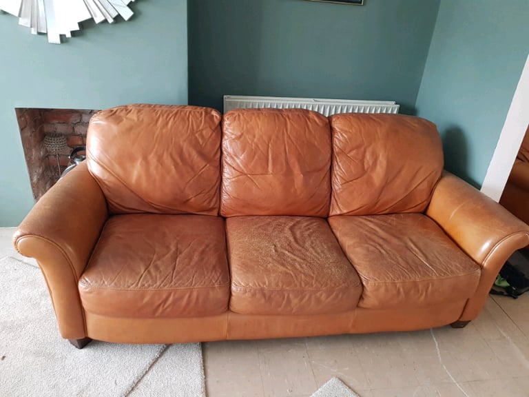 Large 3 seater leather sofa. 