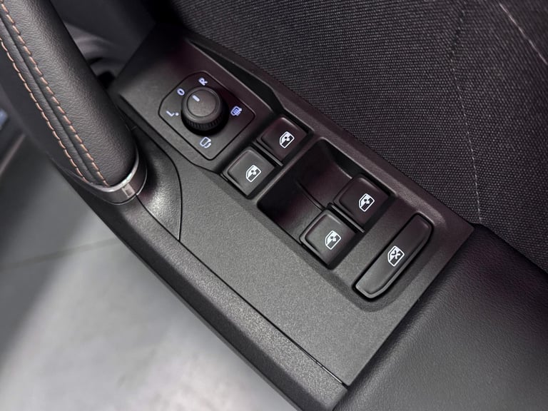 2025 Cupra Formentor 1.5 eHybrid 25.8kWh V1 SUV 5dr Petrol Plug-in Hybrid DSG Euro 6 (s/s) (204 H...