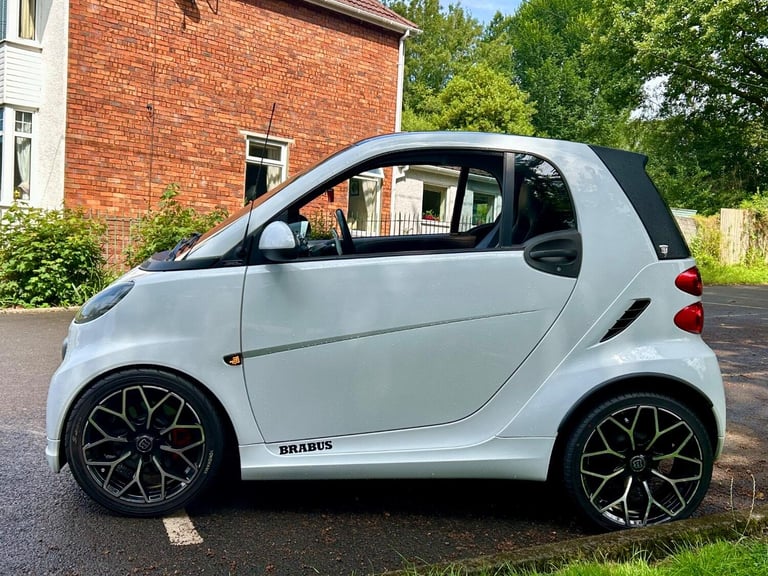SMART FORTWO 1.0*BRABUS Xclusive*Glassroof-BT-HPIclear-PAS**Rare PocketRocket**