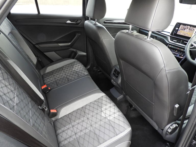 2025 Volkswagen T-Roc 1.5 TSI R-Line SUV 5dr Petrol Manual Euro 6 (s/s) (150 ps) HATCHBACK Petrol...