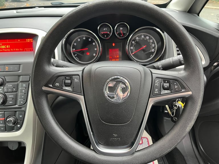 2010 Vauxhall Astra 1.4 16v Exclusiv Euro 5 5dr HATCHBACK Petrol Manual