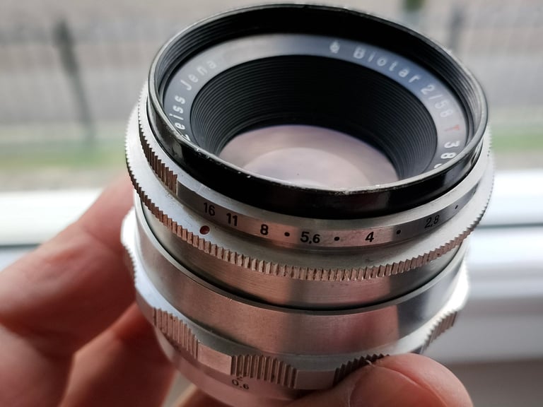 CARL ZEISS JENA BIOTAR T 58mm f2 m42  mount vintage fast lens great bokeh 