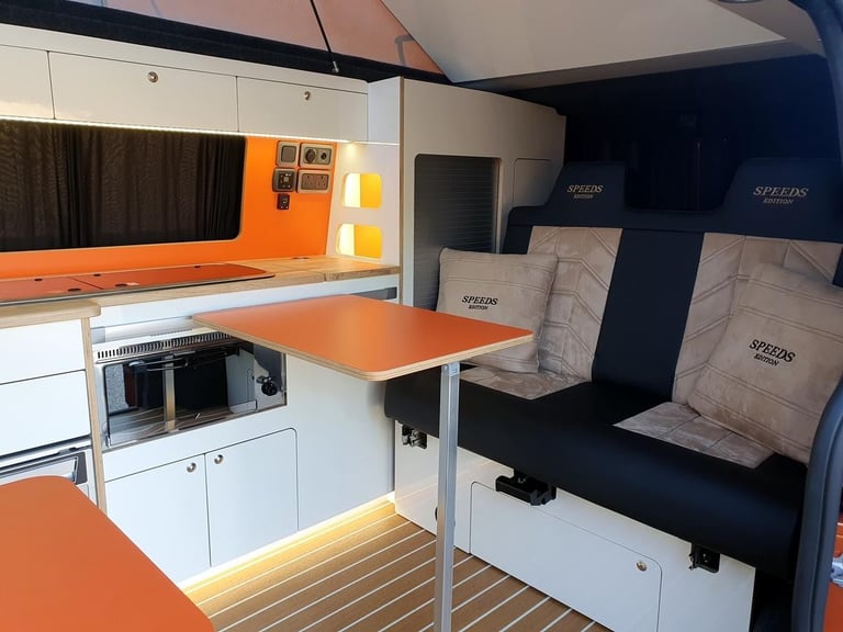 Ford Transit Custom Limited SPEEDS ADVENTURER EDITION Camper 170ps 4 Berth 