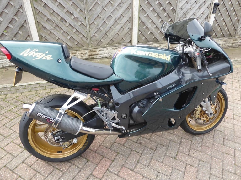 Kawasaki ZX7R S REG UNDER TRAY BRAIDED LINES CARBON CAN POWDER COATED WHEELS