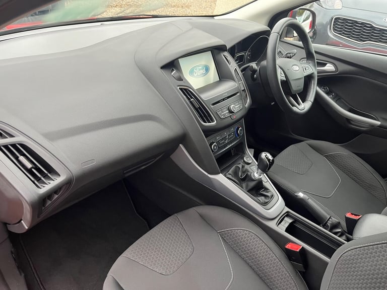 2015 Ford Focus 1.0 EcoBoost 125 Zetec 5dr HATCHBACK PETROL Manual