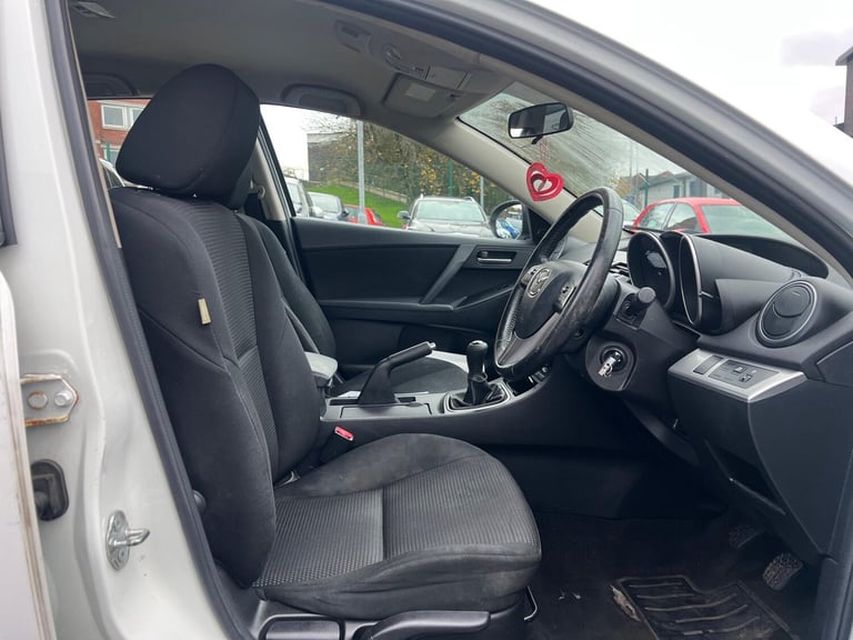 2013 Mazda Mazda3 1.6 Tamura Euro 5 5dr HATCHBACK Petrol Manual