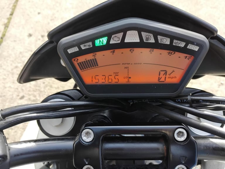 2011 11 DUCATI HYPERMOTARD 796 WHITE NEW MOT HYPER MOTARD SUPERMOTO MOTO