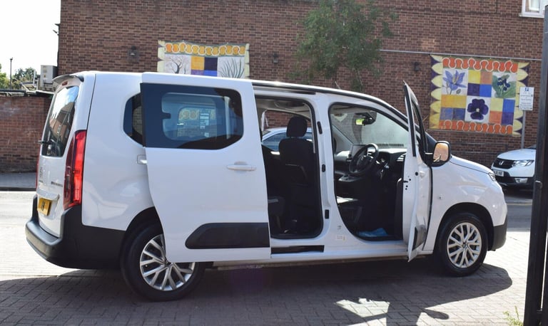 2023 Citroen Berlingo 50kWh Feel XL Auto 5dr (7.4kW Charger) MPV Electric Automatic