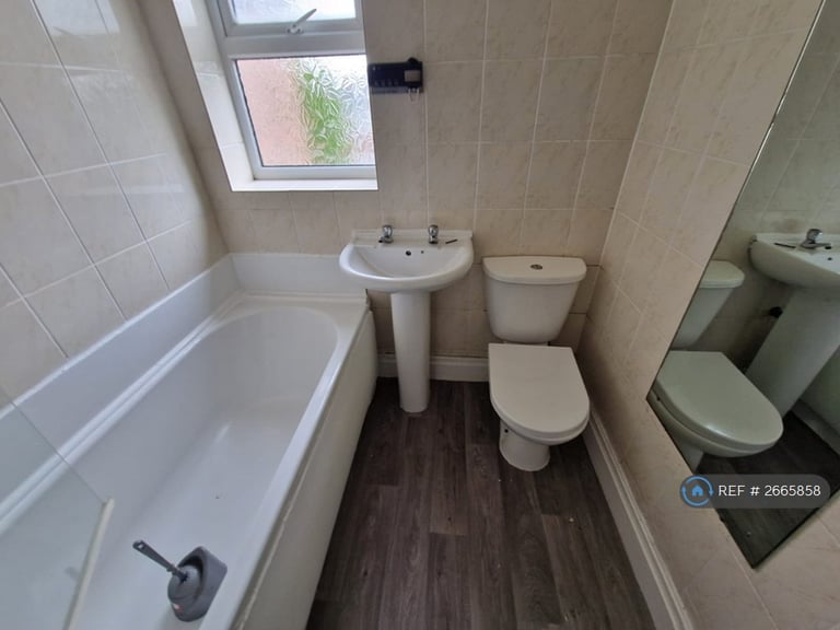2 bedroom house in Wilton Road, Crumpsall, Manchester, M8 (2 bed) (#2665858)
