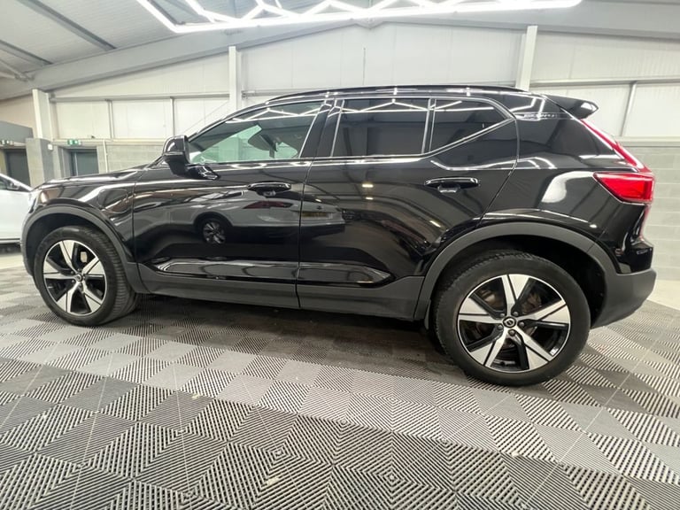 2022 Volvo XC40 1.5h T5 Twin Engine Recharge 10.7kWh R-Design SUV 5dr Petrol Plug-in Hybrid ESTAT...