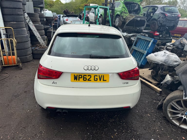 Audi a1 1.4 tfsi 2012 white BREAKING FOR PARTS 
