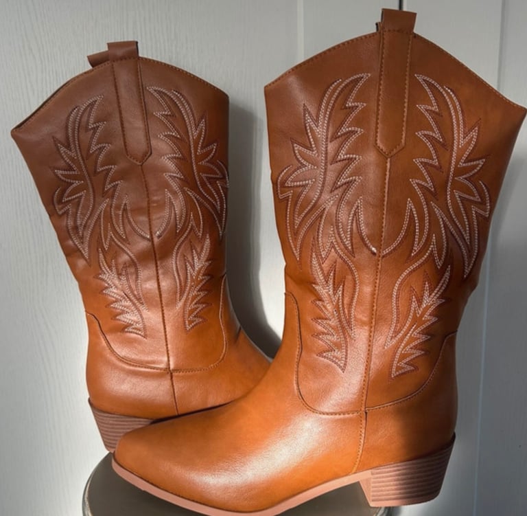 image for Brand new cowboy boots size 6 