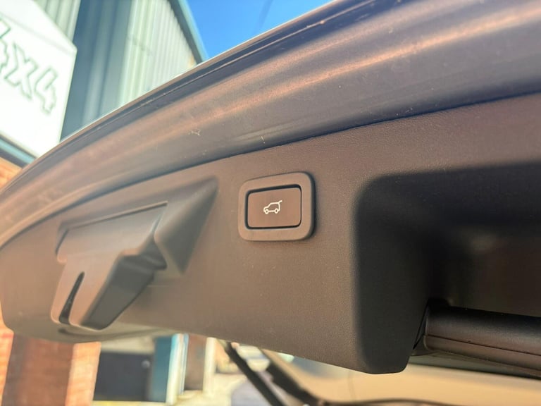 2016 Land Rover Discovery Sport 2.0 TD4 HSE Black Auto 4WD Euro 6 (s/s) 5dr ESTATE Diesel Automatic