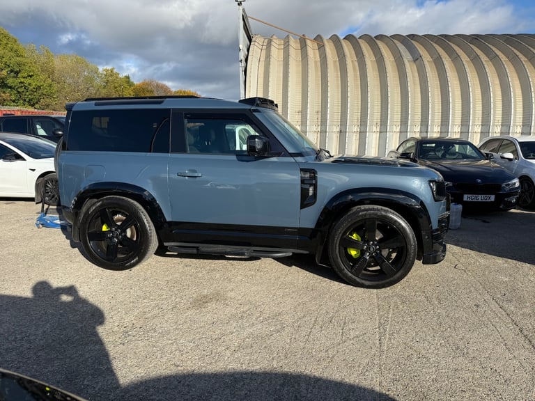 2020 Land Rover Defender 2.0 P300 X-Dynamic HSE 90 3dr Auto 4x4 Petrol Automatic