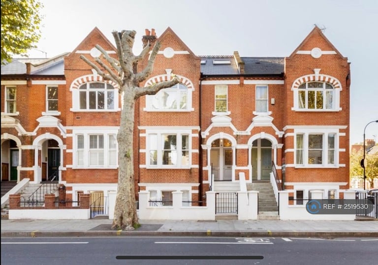 2 bedroom flat in Wandsworth Bridge Road, London, SW6 (2 bed) (#2519530)