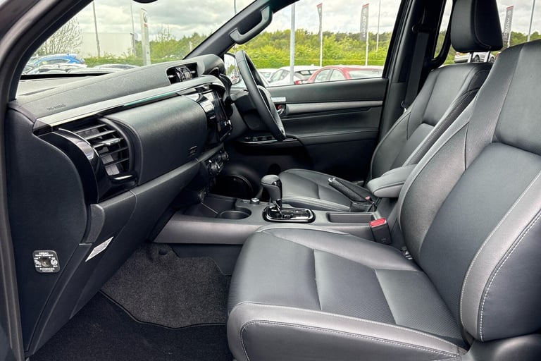 2025 Toyota Hilux Invincible X D/Cab Pick Up 2.8 Hybrid 48V Auto PICK UP DIESEL Automatic